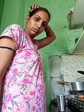 Hotty-Nidhi online show from March 17, 2026, 3:42 am