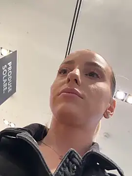 AlexisWhit online show from September 25, 2025, 8:31 am