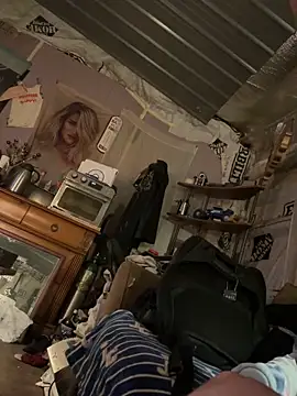 Snapshot of alickandstick chatting on April 8, 2026, 7:15 pm alickandstick online show from April 8, 2026, 7:15 pm