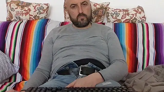 maxxxio12 online show from April 4, 2026, 2:23 pm