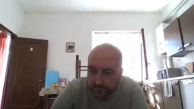 maxxxio12 online show from April 25, 2026, 10:29 am