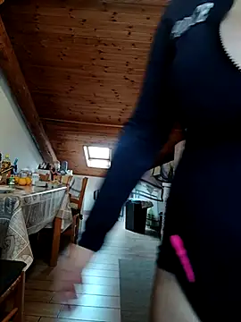 luciferelili online show from December 3, 2025, 1:43 pm