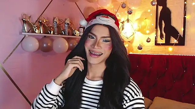 agatha rodriguez online show from December 14, 2025, 7:41 pm