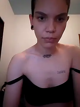 Snapshot of edi999 chatting on October 9, 2025, 2:12 am edi999 online show from October 9, 2025, 2:12 am