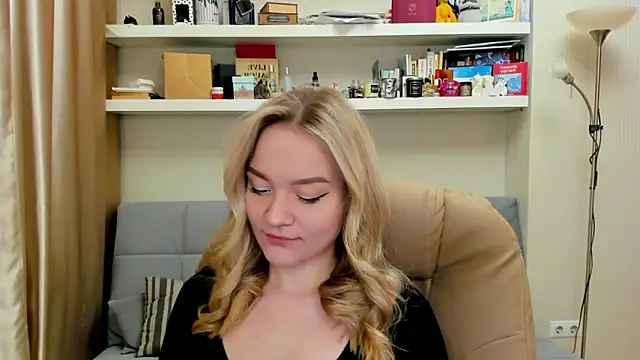 Kara Smith  online show from March 9, 2025, 11:14 pm