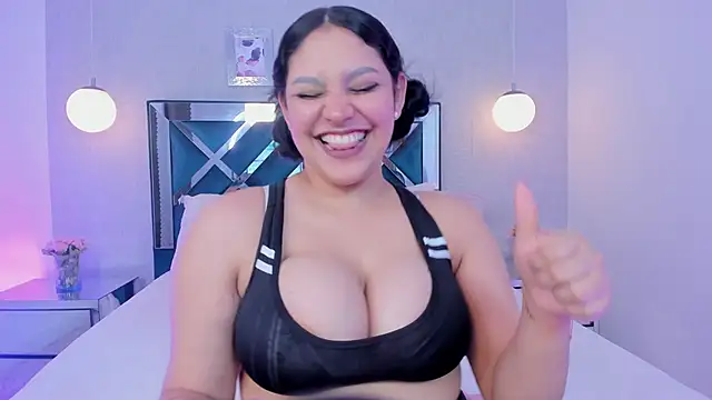 dullce77 online show from September 24, 2025, 7:48 am