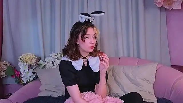 Gia Riccardo online show from February 3, 2026, 11:15 am