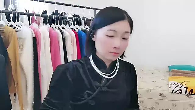 Rachel-6600 online show from December 18, 2025, 3:11 am