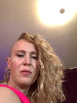 Snapshot of SusieandLacey chatting on February 11, 2026, 2:11 am SusieandLacey online show from February 11, 2026, 2:11 am