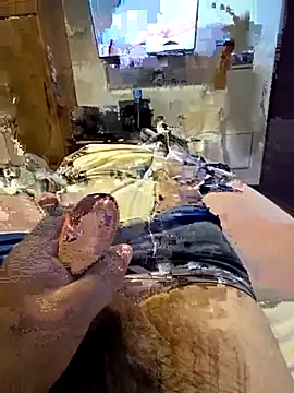 Snapshot of Hellovercat91 chatting on April 5, 2026, 3:02 am Hellovercat91 online show from April 5, 2026, 3:02 am