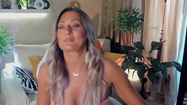 SarahAlluring online show from July 24, 2026, 2:02 pm