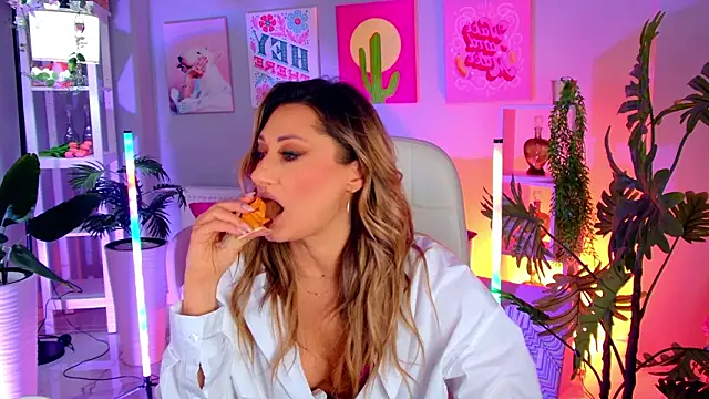 SarahAlluring online show from February 9, 2026, 12:36 pm