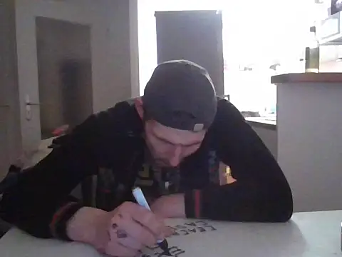 Snapshot of ThePython666 chatting on March 18, 2025, 6:28 pm ThePython666 online show from March 18, 2025, 6:28 pm