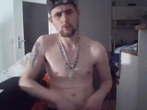 Snapshot of ThePython666 chatting on March 17, 2025, 1:35 am ThePython666 online show from March 17, 2025, 1:35 am