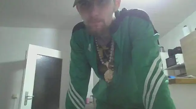 Snapshot of ThePython666 chatting on March 17, 2025, 10:19 pm ThePython666 online show from March 17, 2025, 10:19 pm