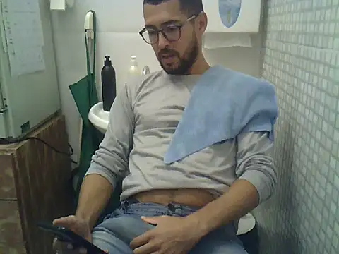 Snapshot of pdasgyn chatting on February 24, 2026, 12:28 pm pdasgyn online show from February 24, 2026, 12:28 pm