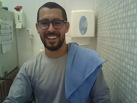 pdasgyn online show from September 24, 2025, 1:17 pm