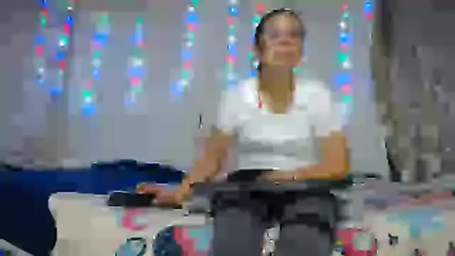 SHARONYJQVI online show from July 21, 2026, 11:39 pm