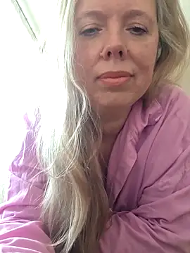 Irina3718 online show from February 3, 2026, 11:04 am