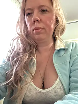 Irina3718 online show from April 29, 2026, 2:54 pm