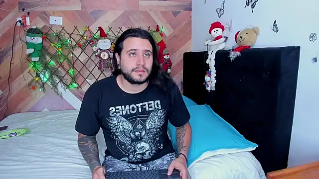 EmilyandChristianTattoos online show from December 2, 2025, 11:17 pm