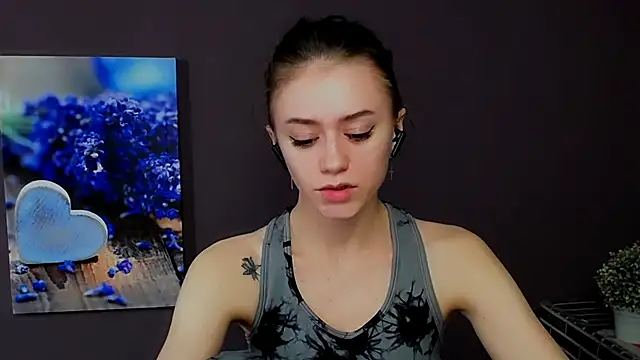 LanaTey online show from March 12, 2025, 4:02 pm