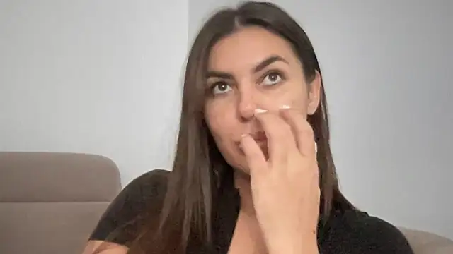 AngelinaMeov online show from November 6, 2025, 11:58 am