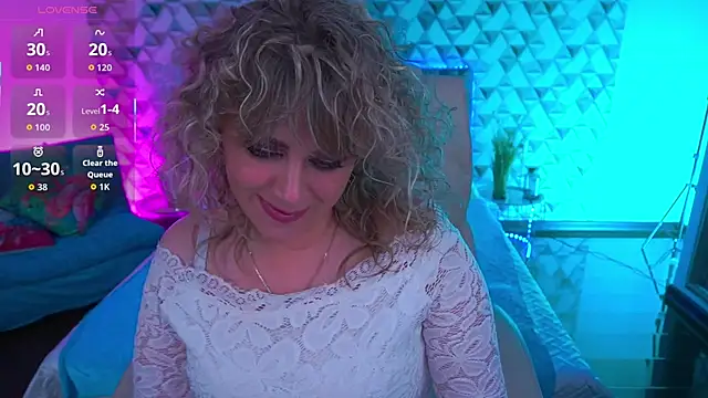 CandyLadyyy online show from June 14, 2026, 2:24 am