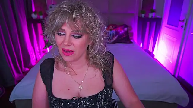 CandyLadyyy online show from July 18, 2026, 8:50 pm