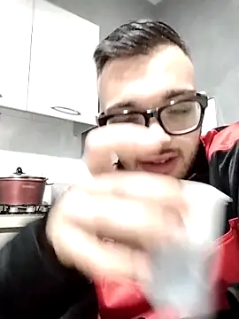 Snapshot of Francescodicristina44 chatting on February 15, 2026, 12:33 am Francescodicristina44 online show from February 15, 2026, 12:33 am