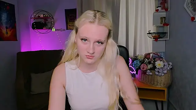 Snapshot of madam_uliis chatting on July 10, 2026, 8:47 am madam uliis online show from July 10, 2026, 8:47 am