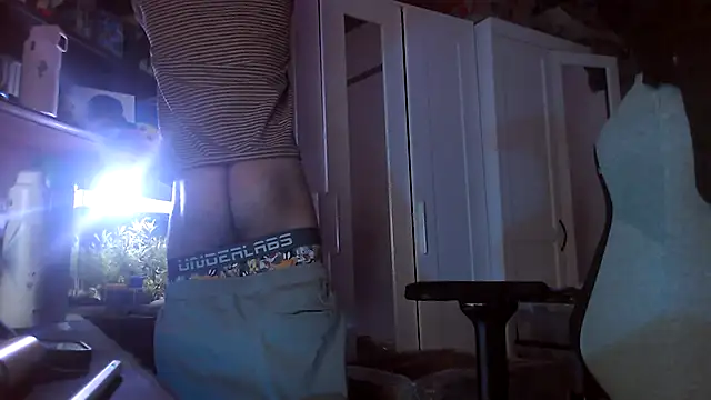 twink69Finger online show from October 1, 2025, 5:17 pm