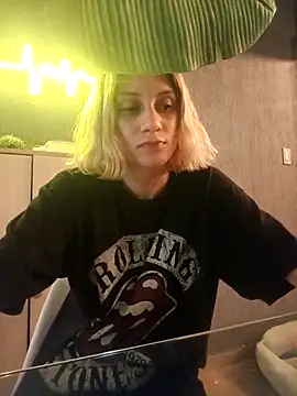 VictoriaLuxe online show from September 8, 2025, 11:48 pm