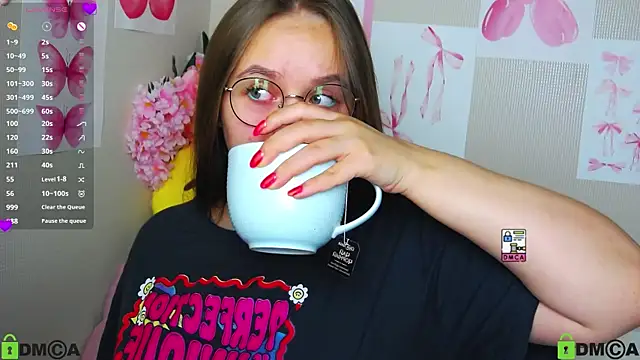 Lilysweet13 online show from September 9, 2025, 7:29 am