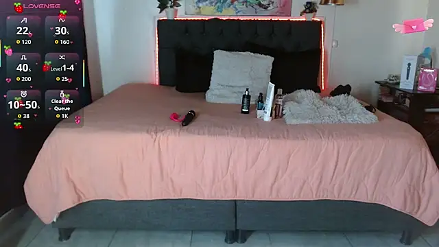 mia velvet1 online show from November 7, 2025, 12:42 pm