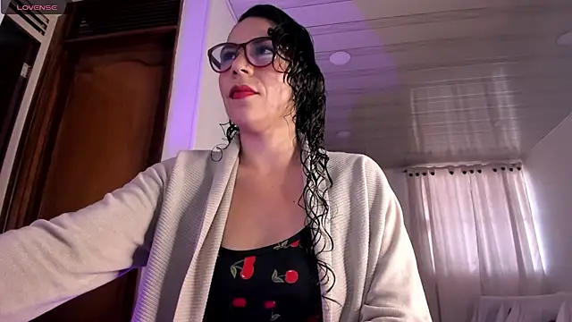 mia velvet1 online show from May 7, 2026, 12:41 pm
