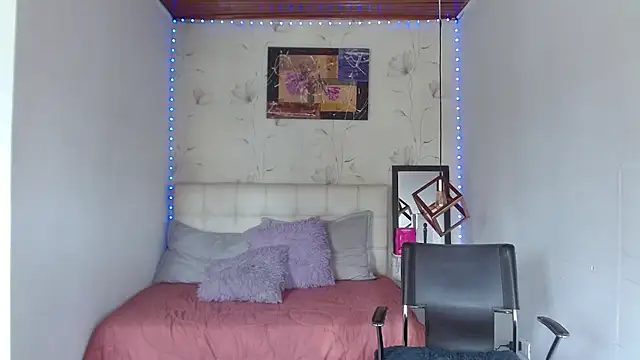 Snapshot of mia_velvet1 chatting on July 3, 2026, 5:30 pm mia velvet1 online show from July 3, 2026, 5:30 pm