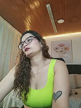 Rose Thompson1 online show from July 9, 2026, 1:21 pm