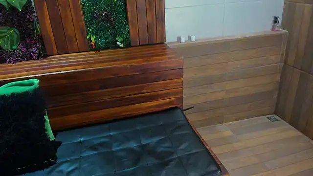 labrinthteasing online show from March 18, 2025, 8:16 pm