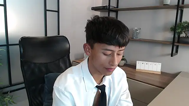 labrinthteasing online show from March 17, 2025, 11:24 pm