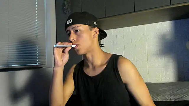 Snapshot of labrinthteasing chatting on March 22, 2026, 2:07 pm labrinthteasing online show from March 22, 2026, 2:07 pm