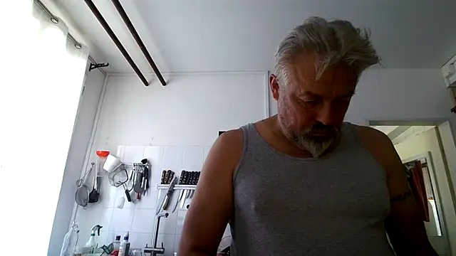 Snapshot of Berg_Boy chatting on July 13, 2026, 10:36 am Berg Boy online show from July 13, 2026, 10:36 am