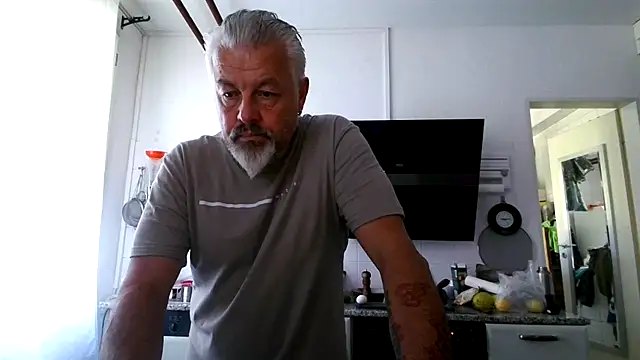 Snapshot of Berg_Boy chatting on June 27, 2026, 7:14 am Berg Boy online show from June 27, 2026, 7:14 am