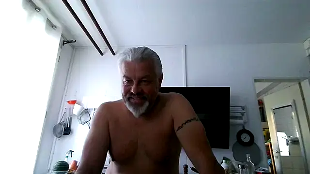 Snapshot of Berg_Boy chatting on July 25, 2026, 5:37 am Berg Boy online show from July 25, 2026, 5:37 am