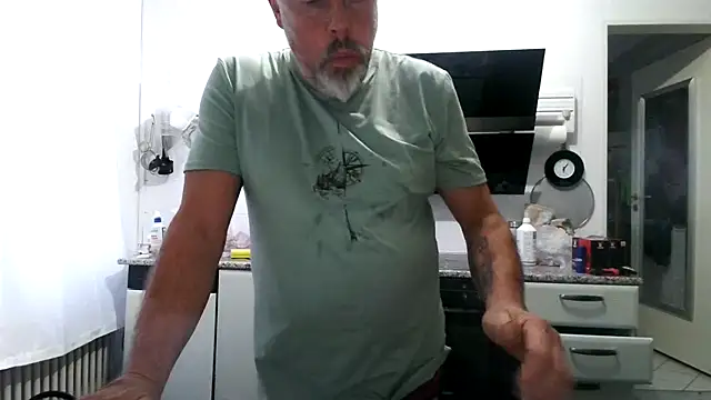 Snapshot of Berg_Boy chatting on July 14, 2026, 4:06 am Berg Boy online show from July 14, 2026, 4:06 am