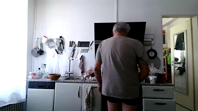 Snapshot of Berg_Boy chatting on July 29, 2026, 11:53 am Berg Boy online show from July 29, 2026, 11:53 am