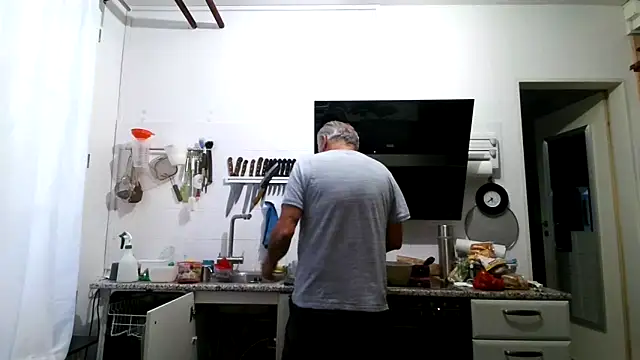 Berg Boy online show from June 2, 2026, 3:39 am