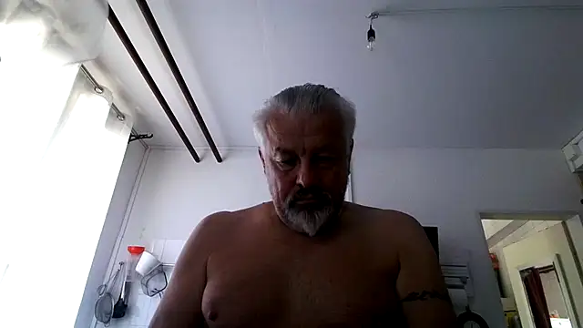 Snapshot of Berg_Boy chatting on July 12, 2026, 1:01 pm Berg Boy online show from July 12, 2026, 1:01 pm