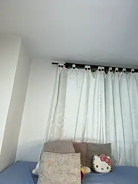 Snapshot of Ivelleee_ chatting on March 9, 2026, 10:02 pm Ivelleee online show from March 9, 2026, 10:02 pm