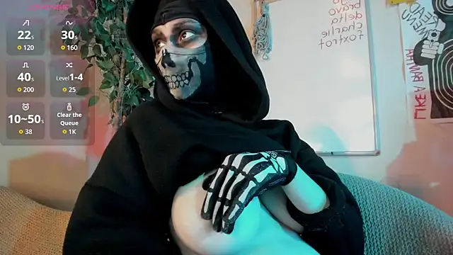 cos operator online show from November 7, 2025, 7:40 pm